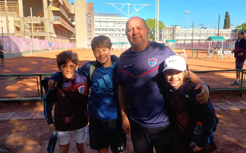 CAF brilla en Menores por Equipos